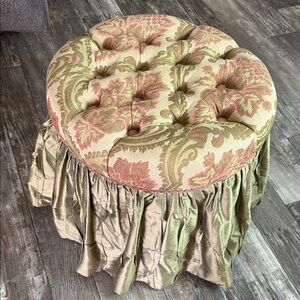🌟EASTERN ACCENTS 🌟Round Tufted
Ottoman TraditionalFrench Pouf
Rolling Footstool